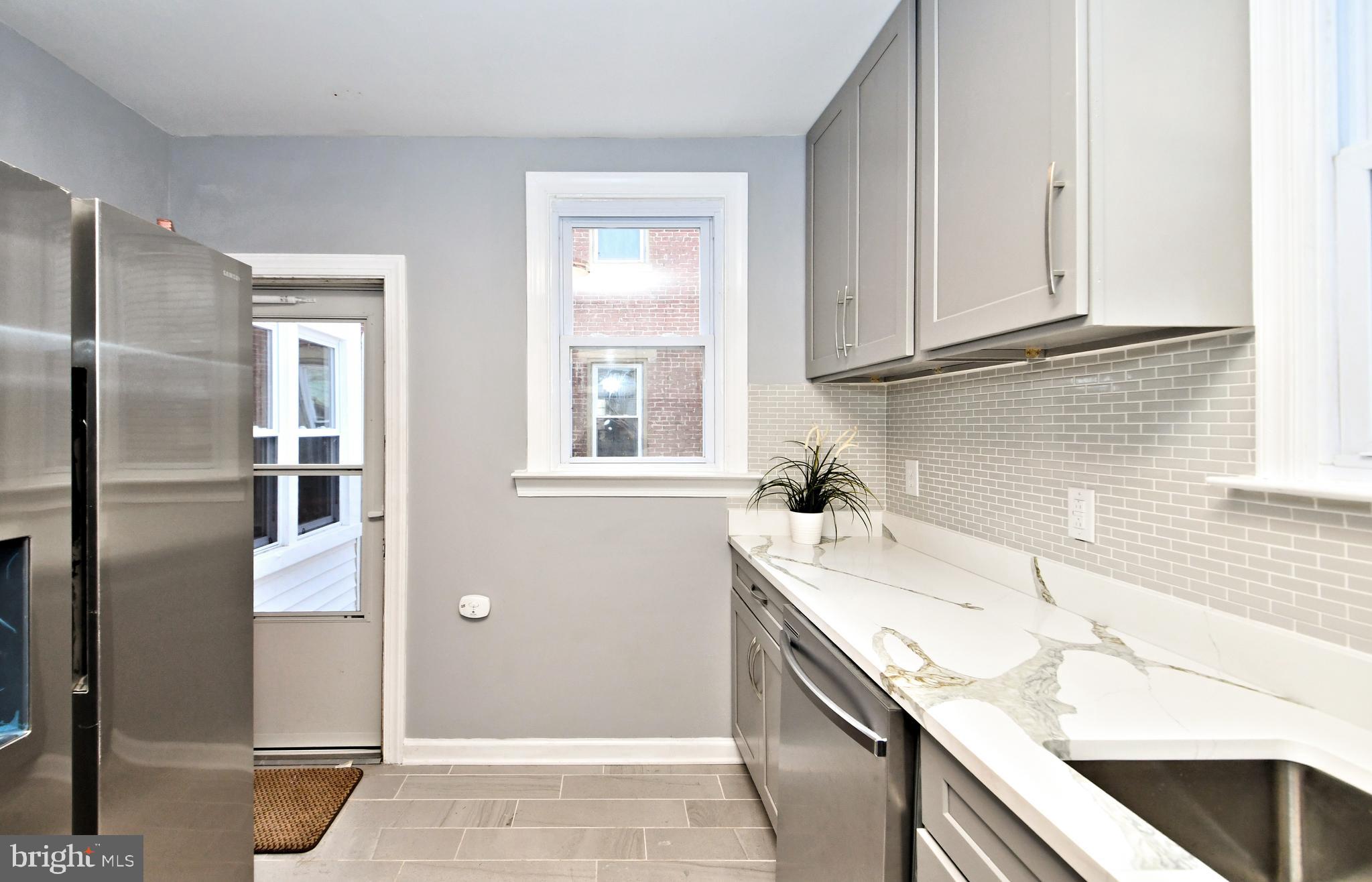 709 N CHARLOTTE STREET