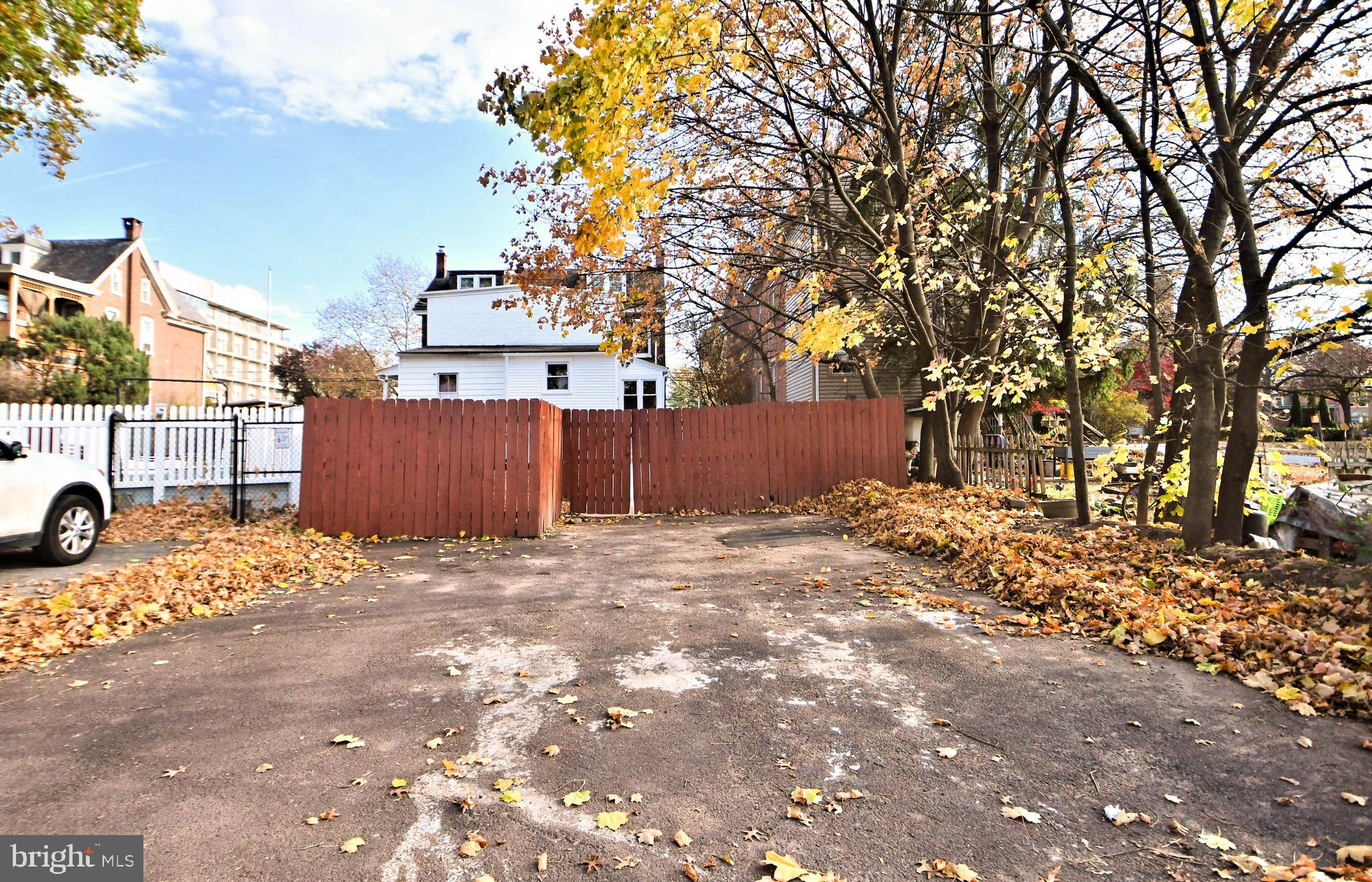 709 N CHARLOTTE STREET