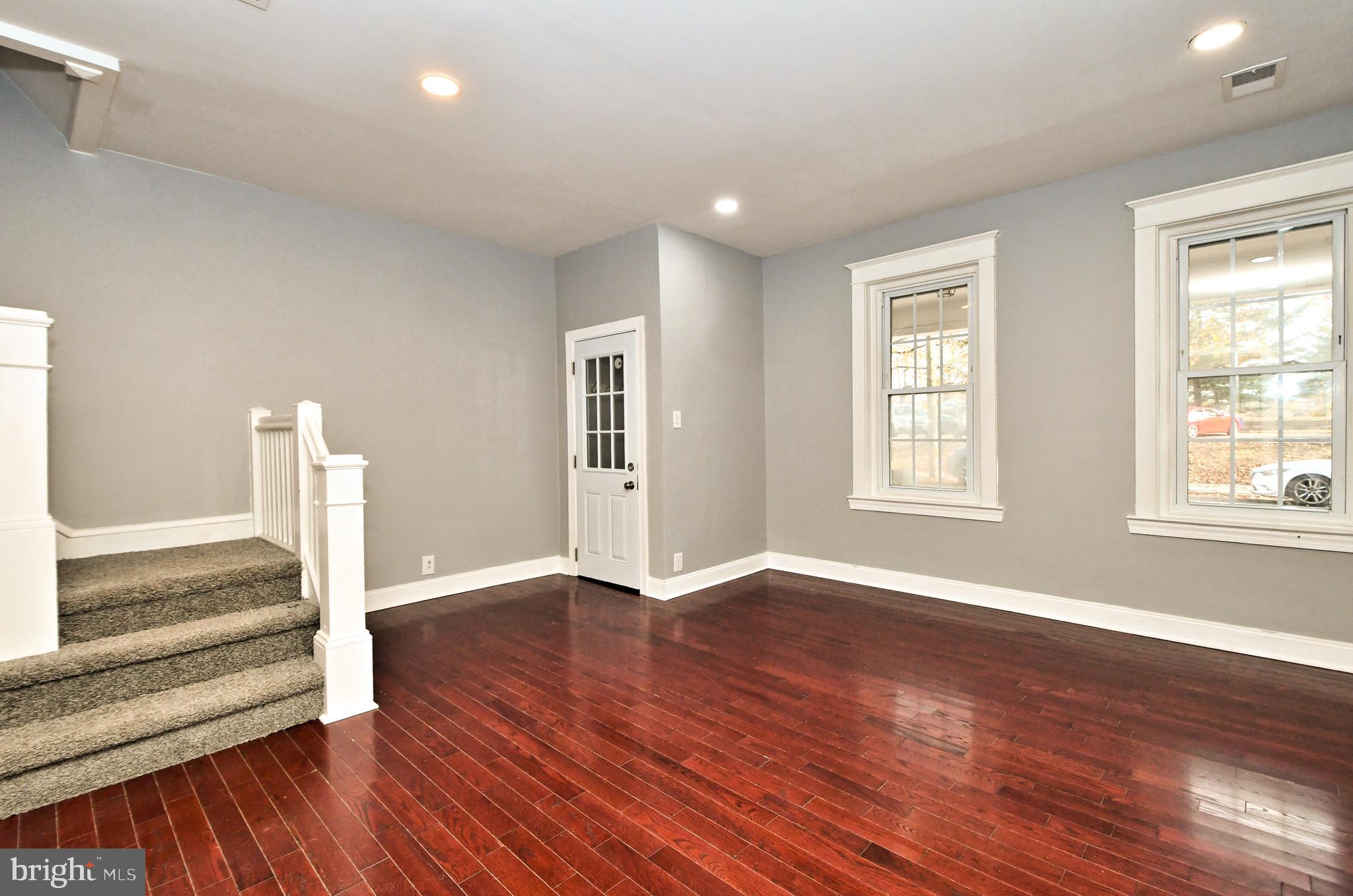 709 N CHARLOTTE STREET