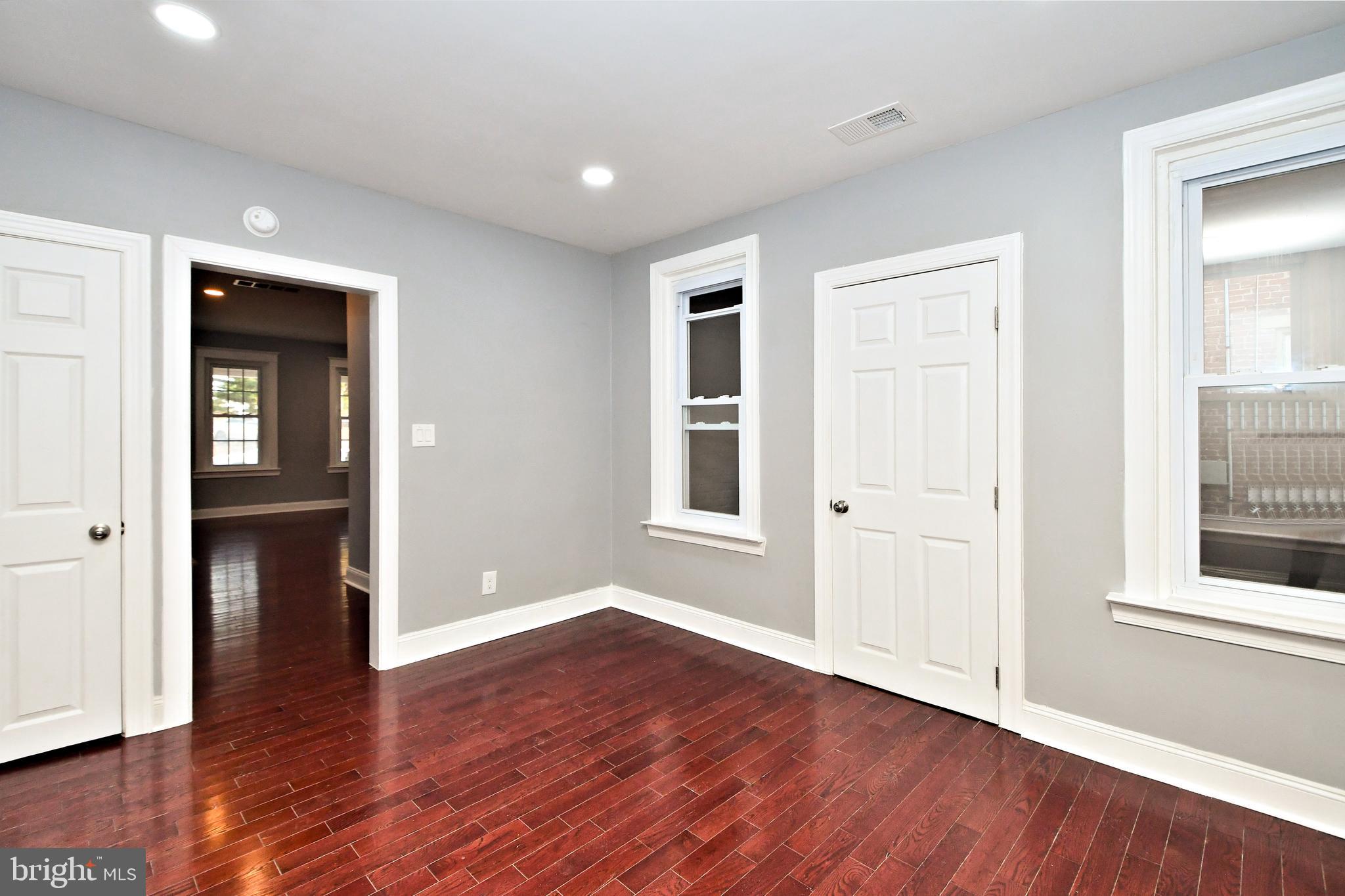 709 N CHARLOTTE STREET