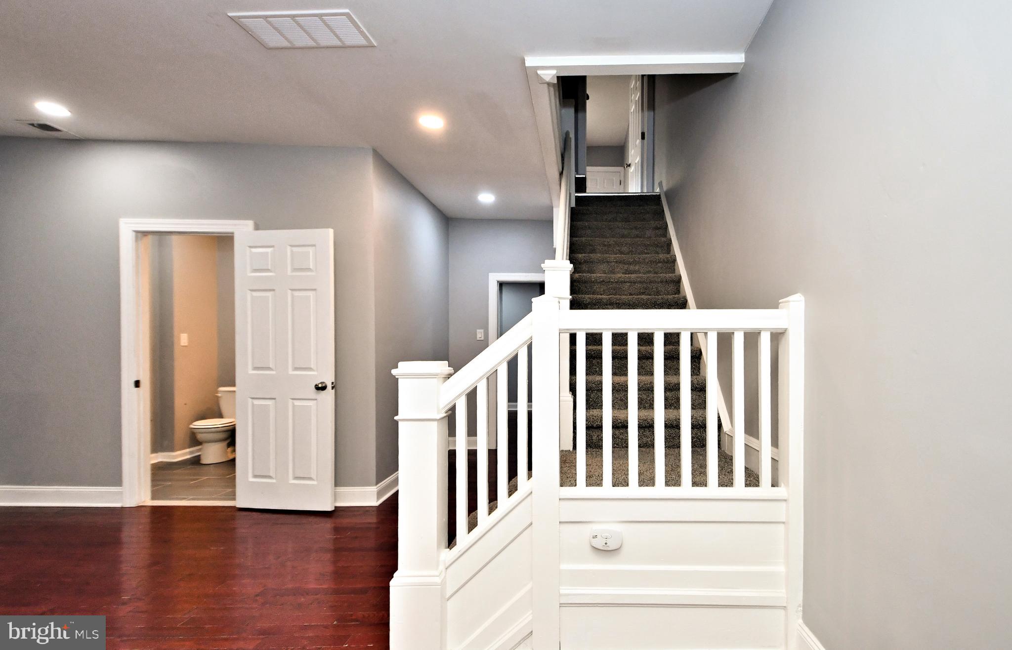 709 N CHARLOTTE STREET