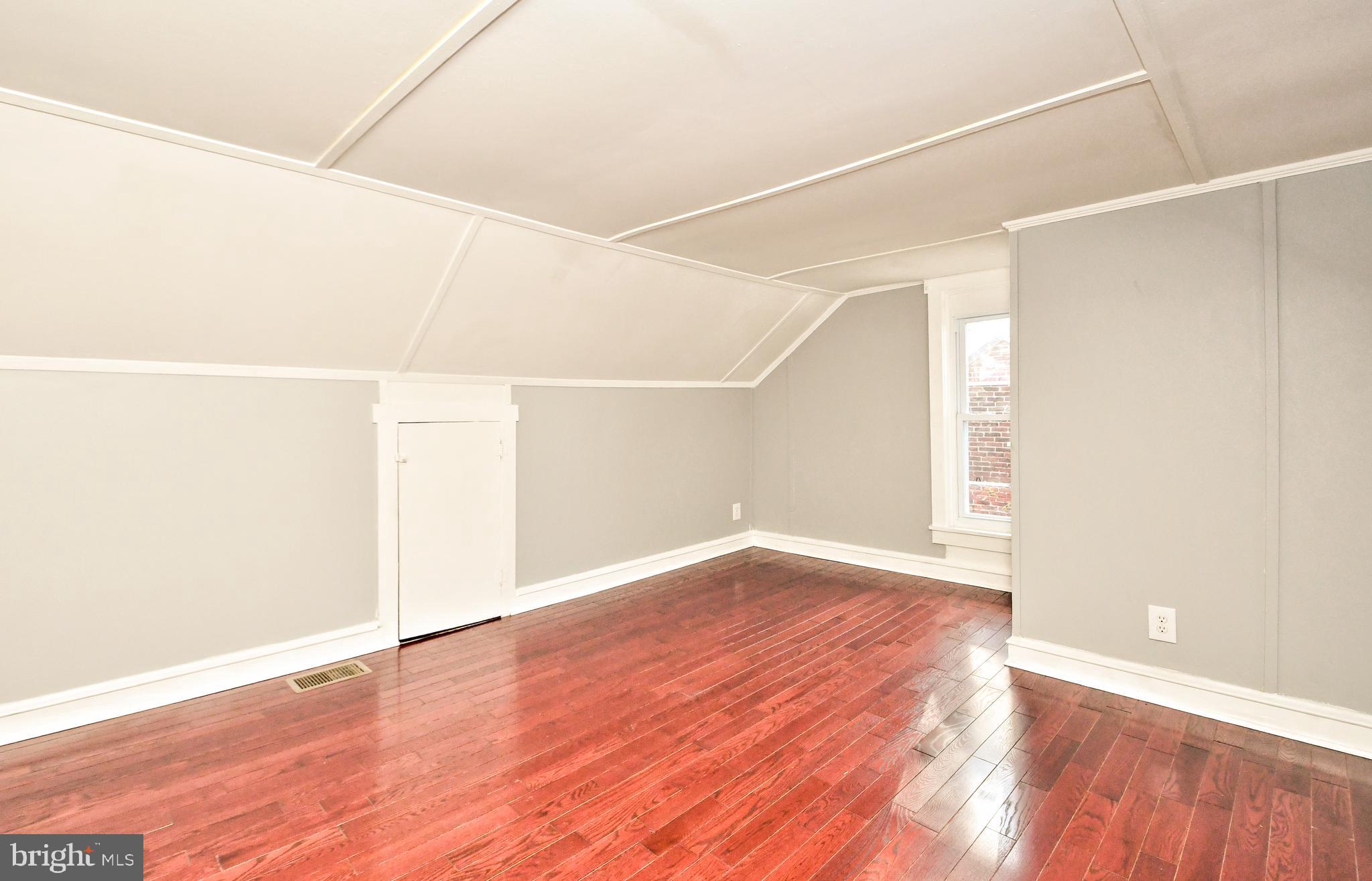 709 N CHARLOTTE STREET