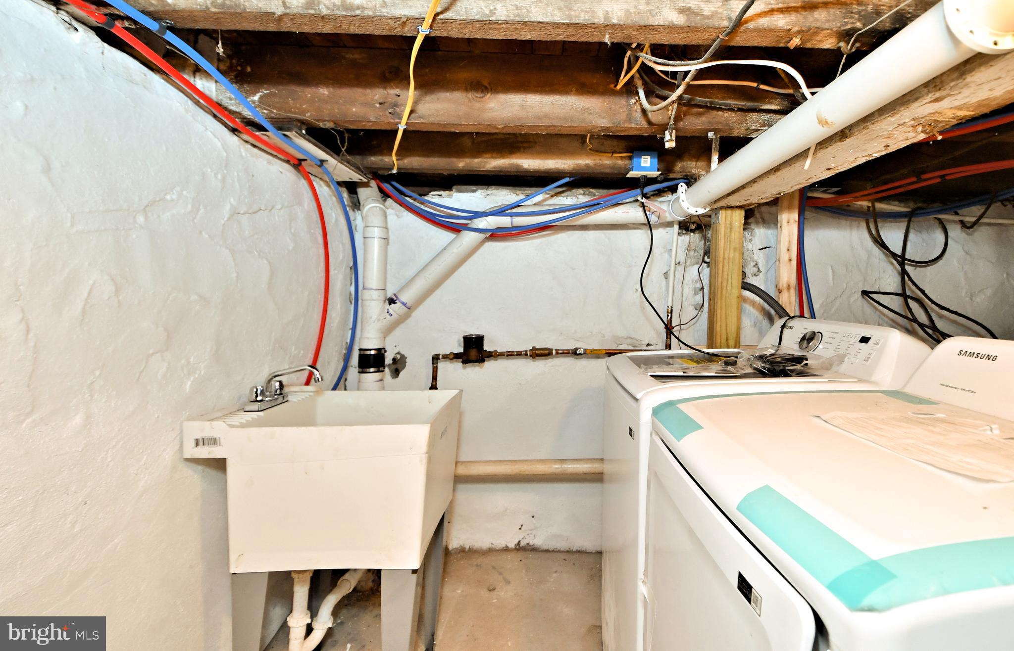 709 N CHARLOTTE STREET