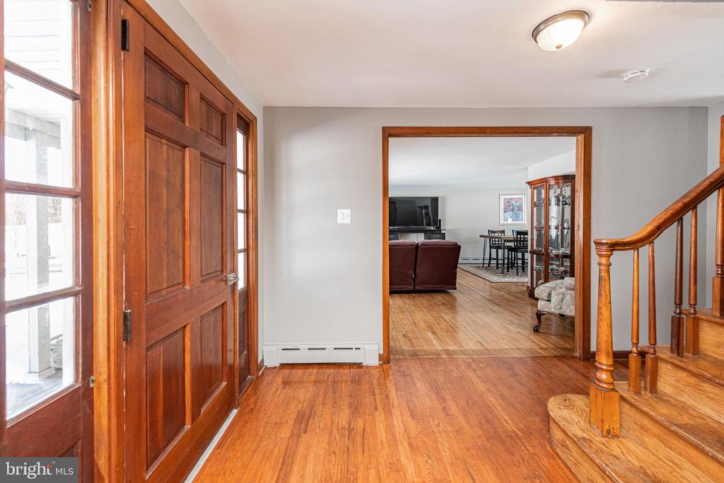 1230 BUTTONWOOD DRIVE