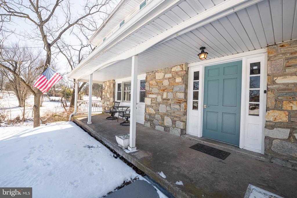 1230 BUTTONWOOD DRIVE