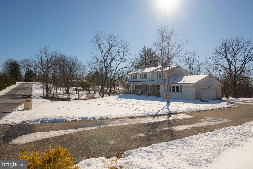 1230 BUTTONWOOD DRIVE