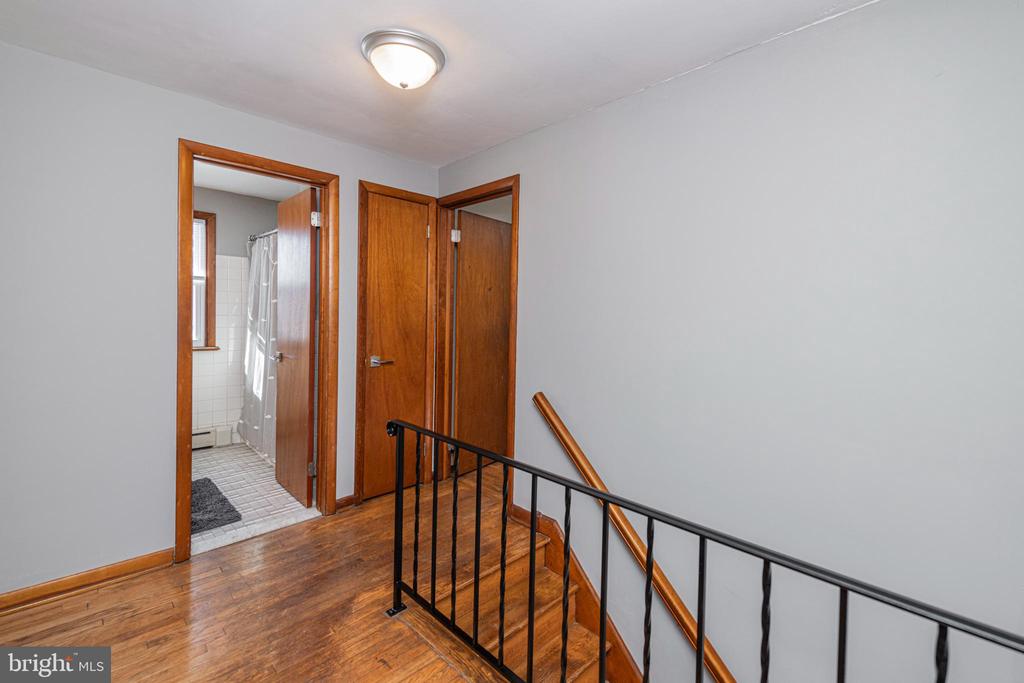1230 BUTTONWOOD DRIVE