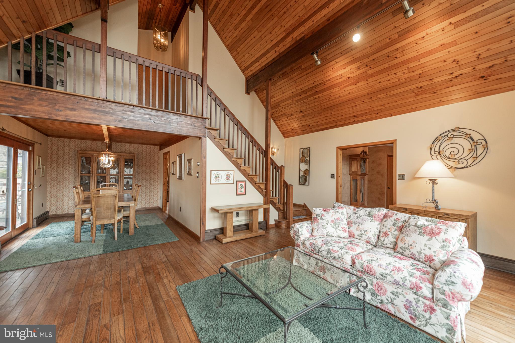 204 SILVERBROOK DRIVE