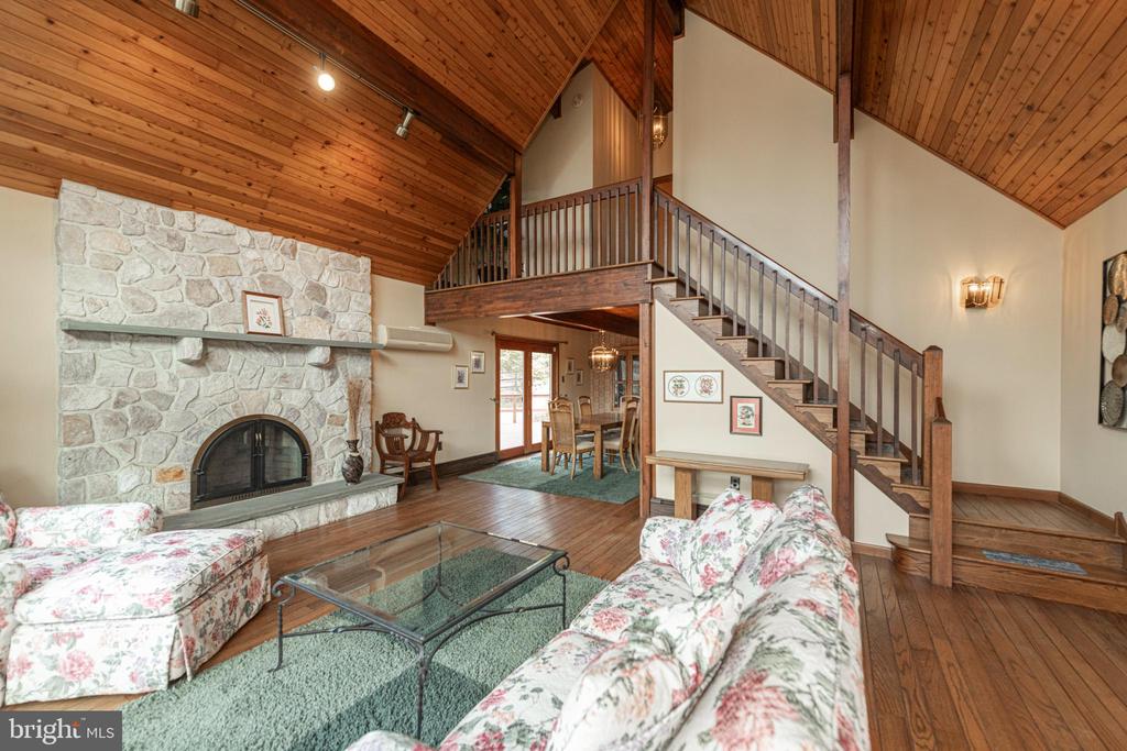 204 SILVERBROOK DRIVE