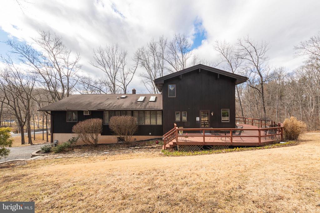 204 SILVERBROOK DRIVE