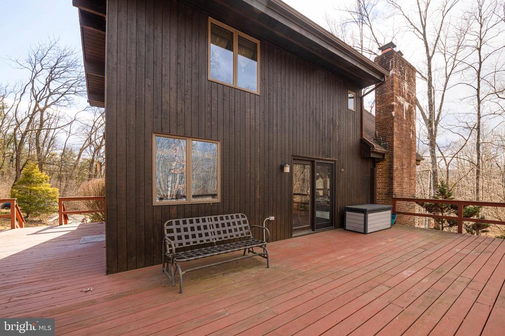 204 SILVERBROOK DRIVE