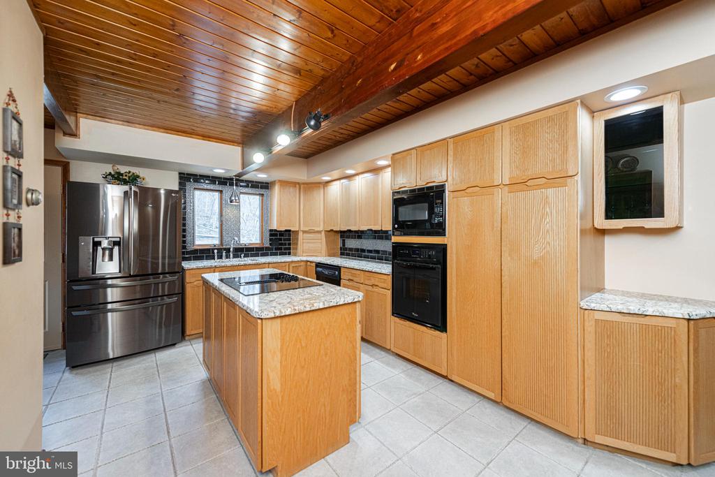 204 SILVERBROOK DRIVE
