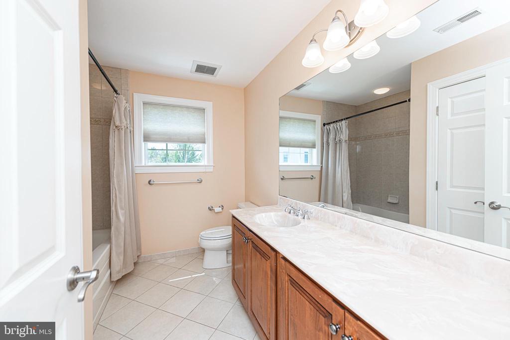 1438 REINER ROAD