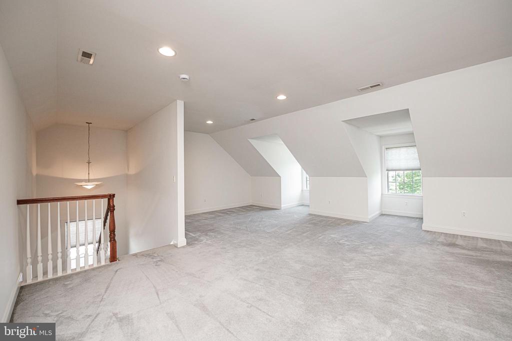 1438 REINER ROAD