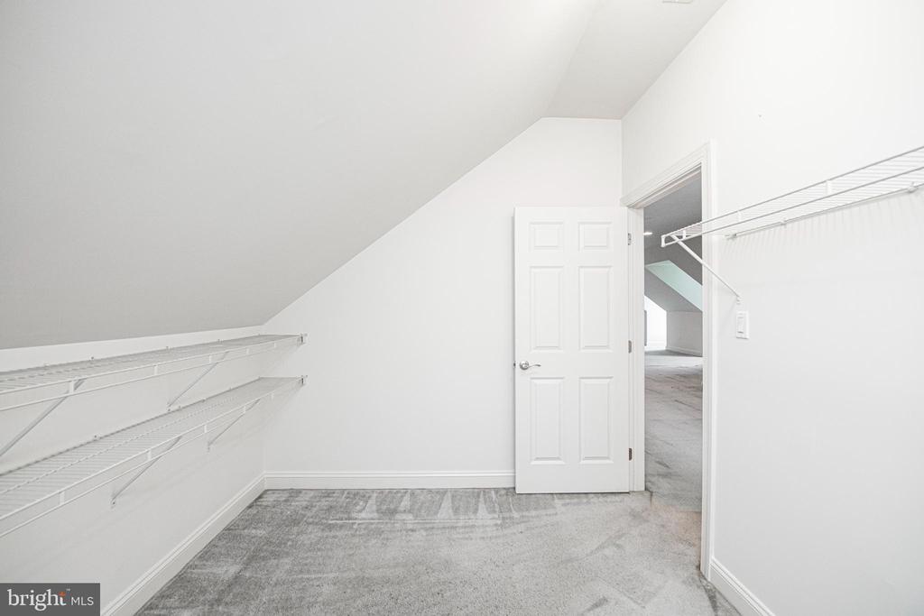 1438 REINER ROAD
