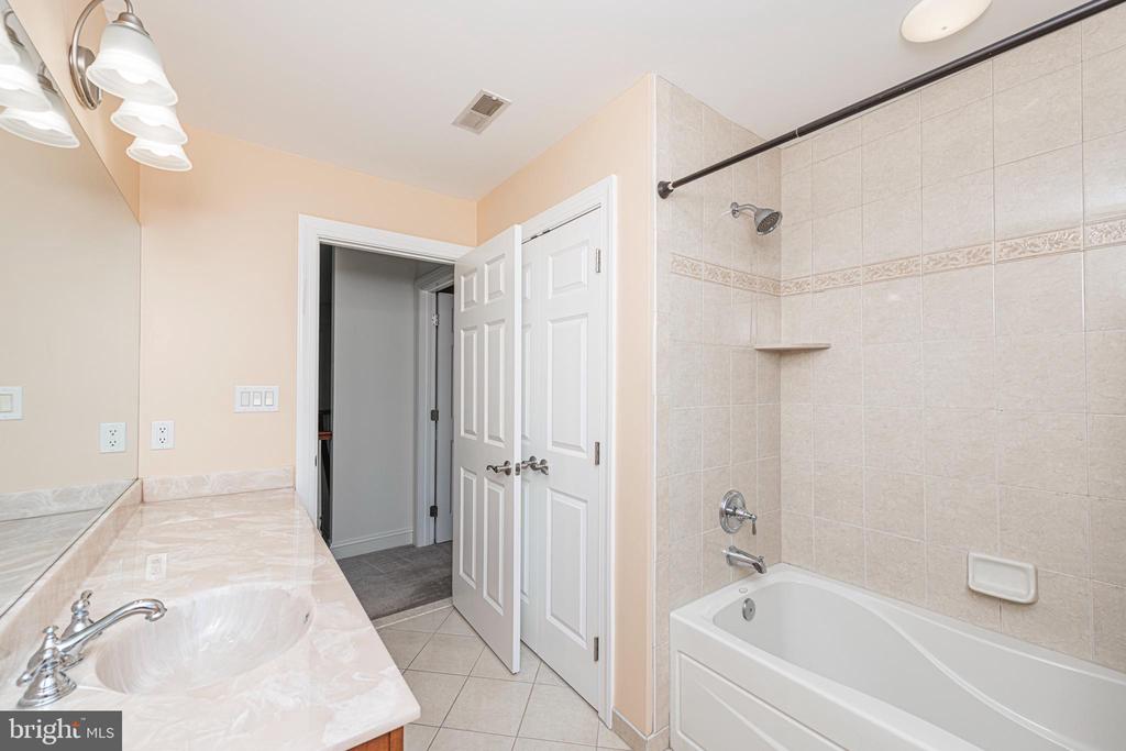 1438 REINER ROAD