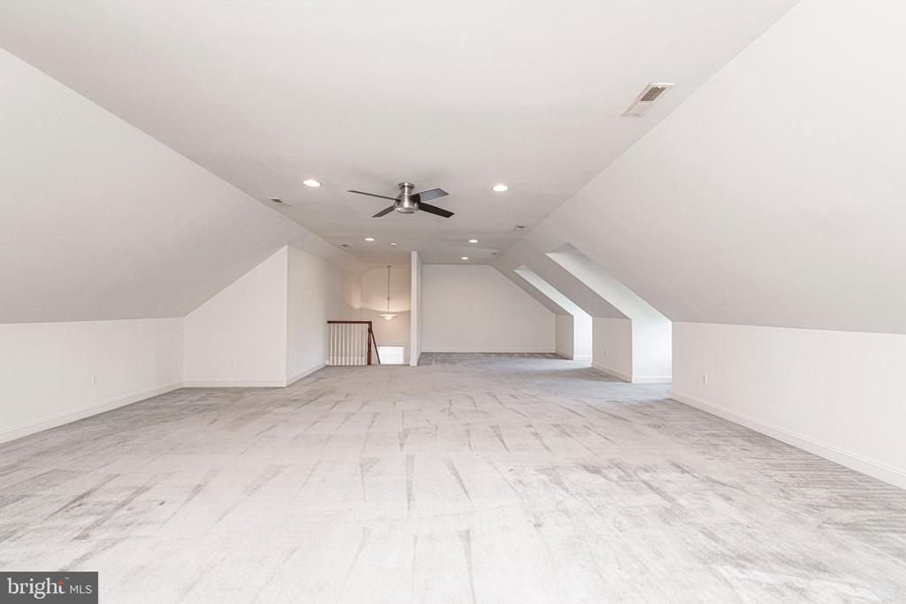 1438 REINER ROAD