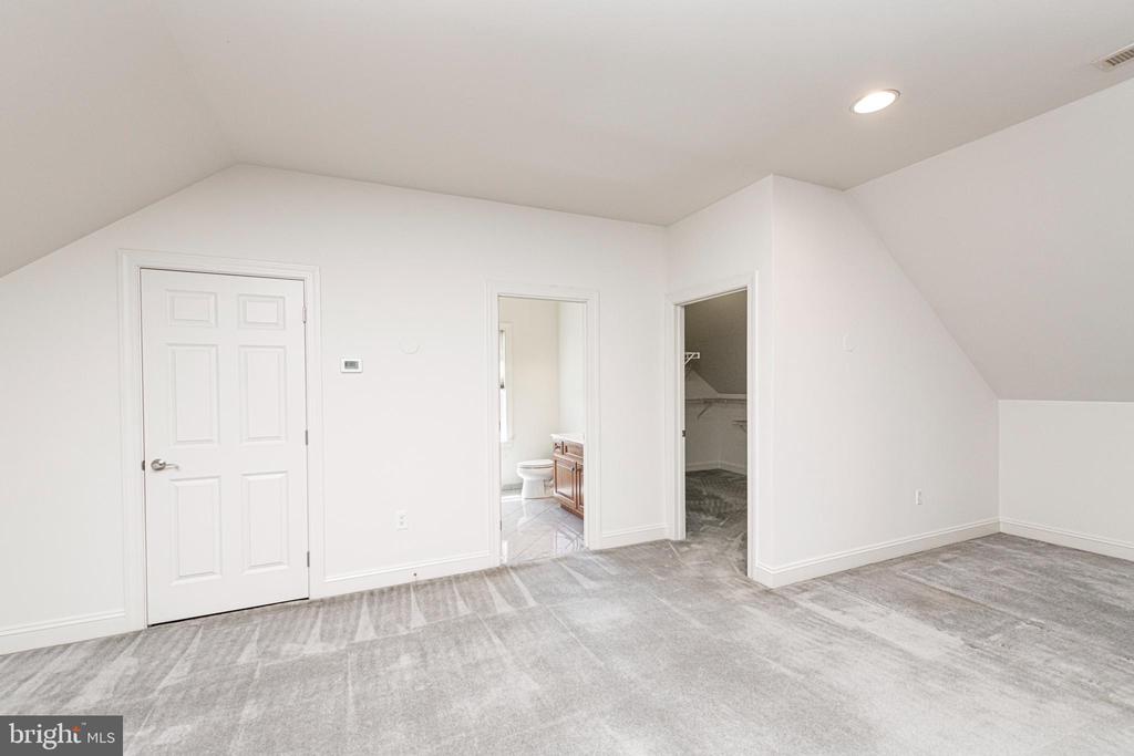 1438 REINER ROAD