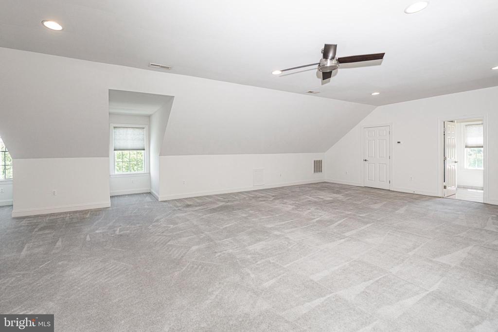 1438 REINER ROAD