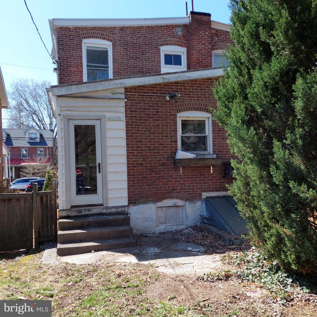 129 WALNUT STREET
