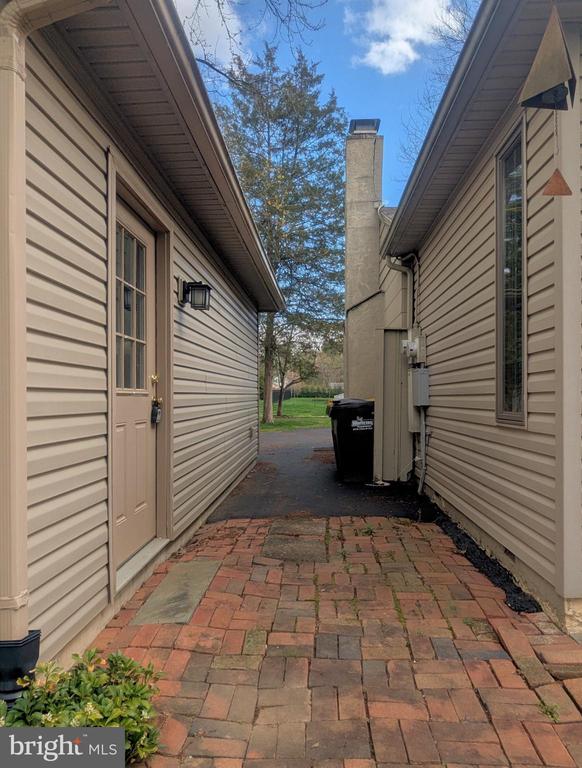 1234 DICKERSON ROAD