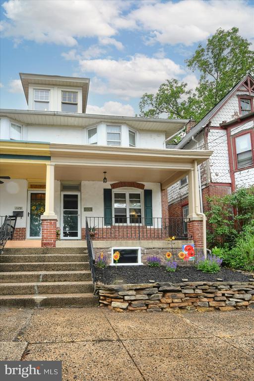 1131 QUEEN STREET