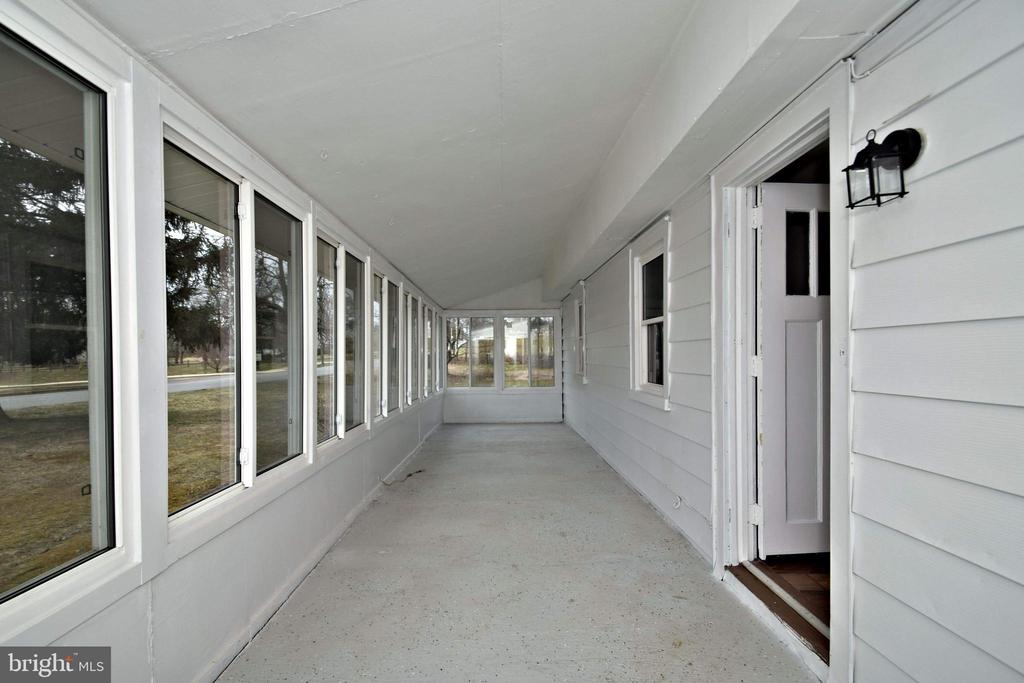 2749 WOODLAND AVE