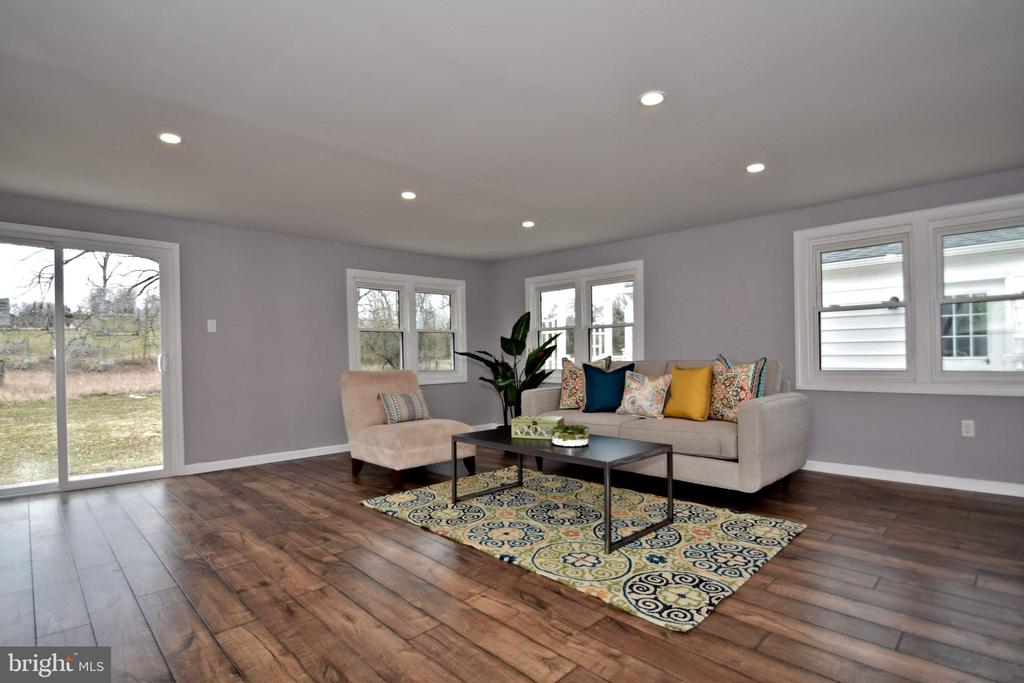 2749 WOODLAND AVE