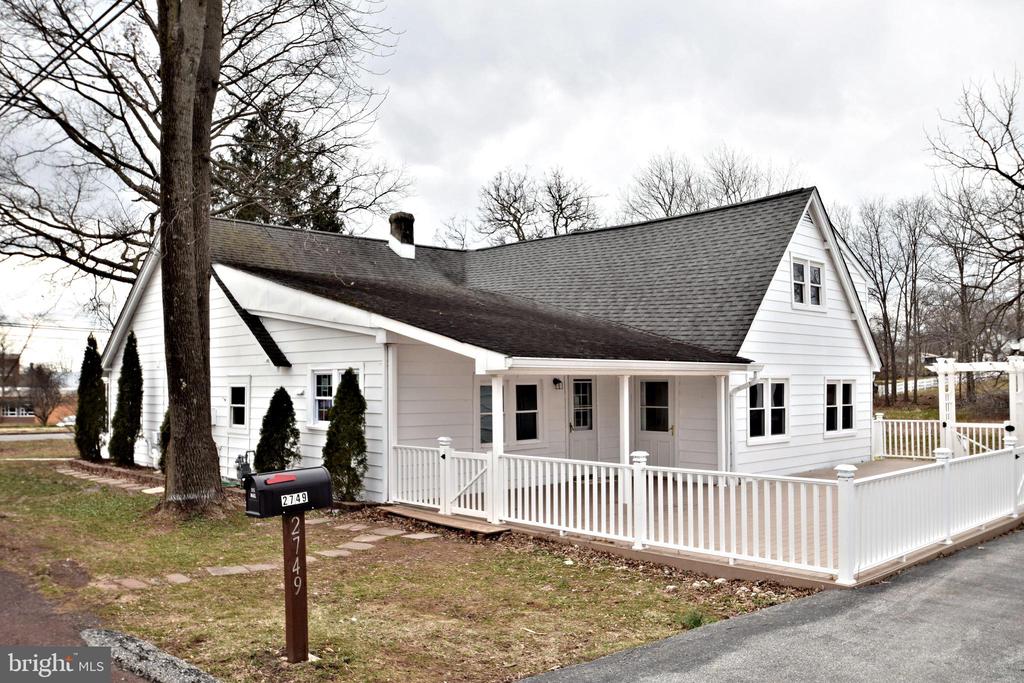 2749 WOODLAND AVE