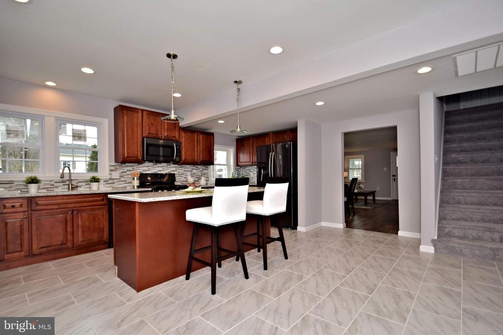 2749 WOODLAND AVE