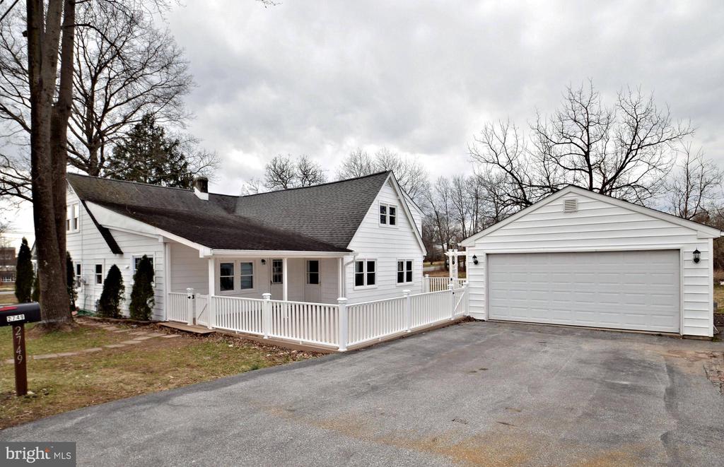 2749 WOODLAND AVE