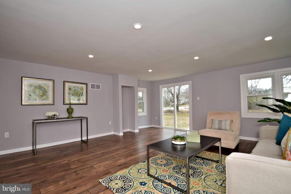 2749 WOODLAND AVE