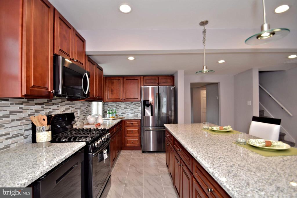 2749 WOODLAND AVE