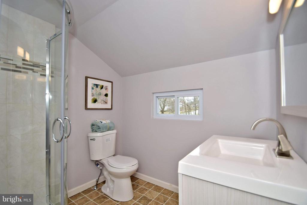 2749 WOODLAND AVE
