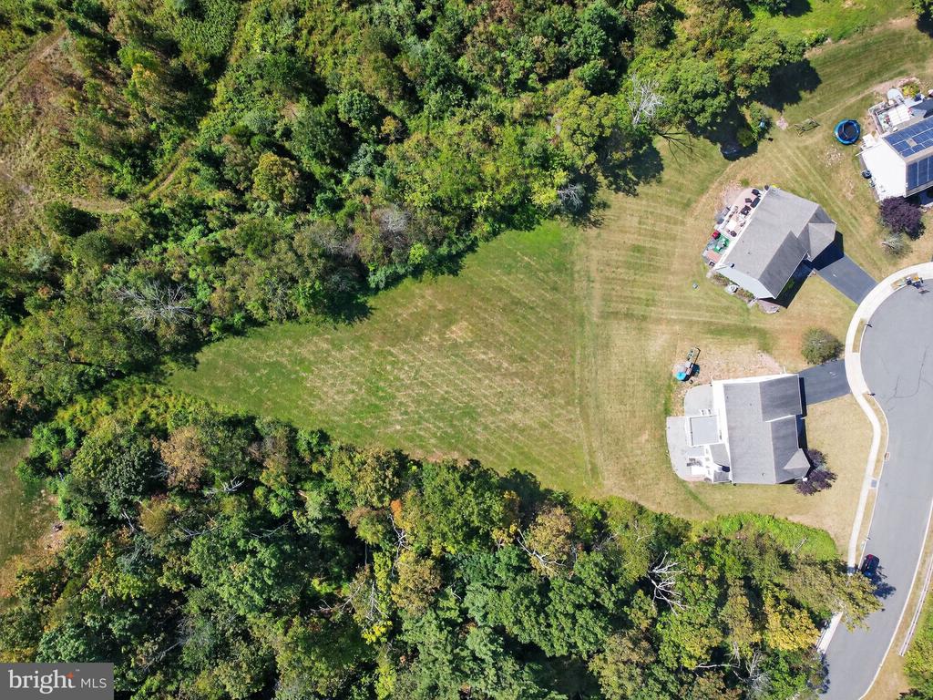 1105 AUTUMNVIEW LANE