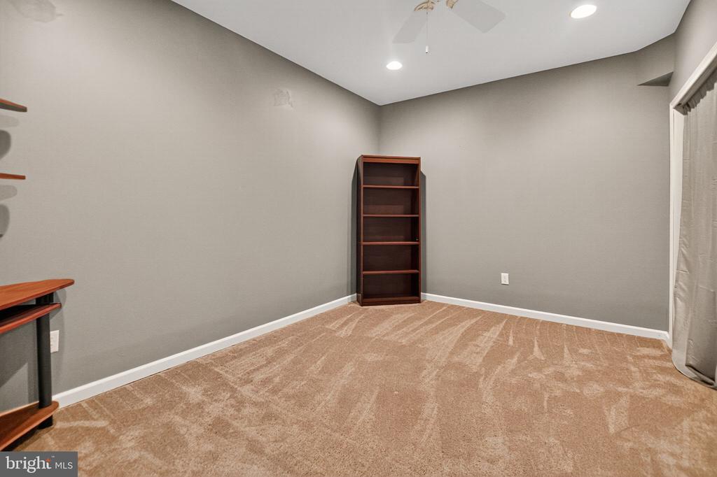 1105 AUTUMNVIEW LANE