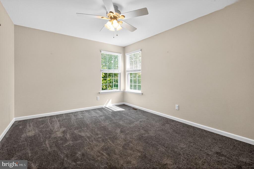 1105 AUTUMNVIEW LANE
