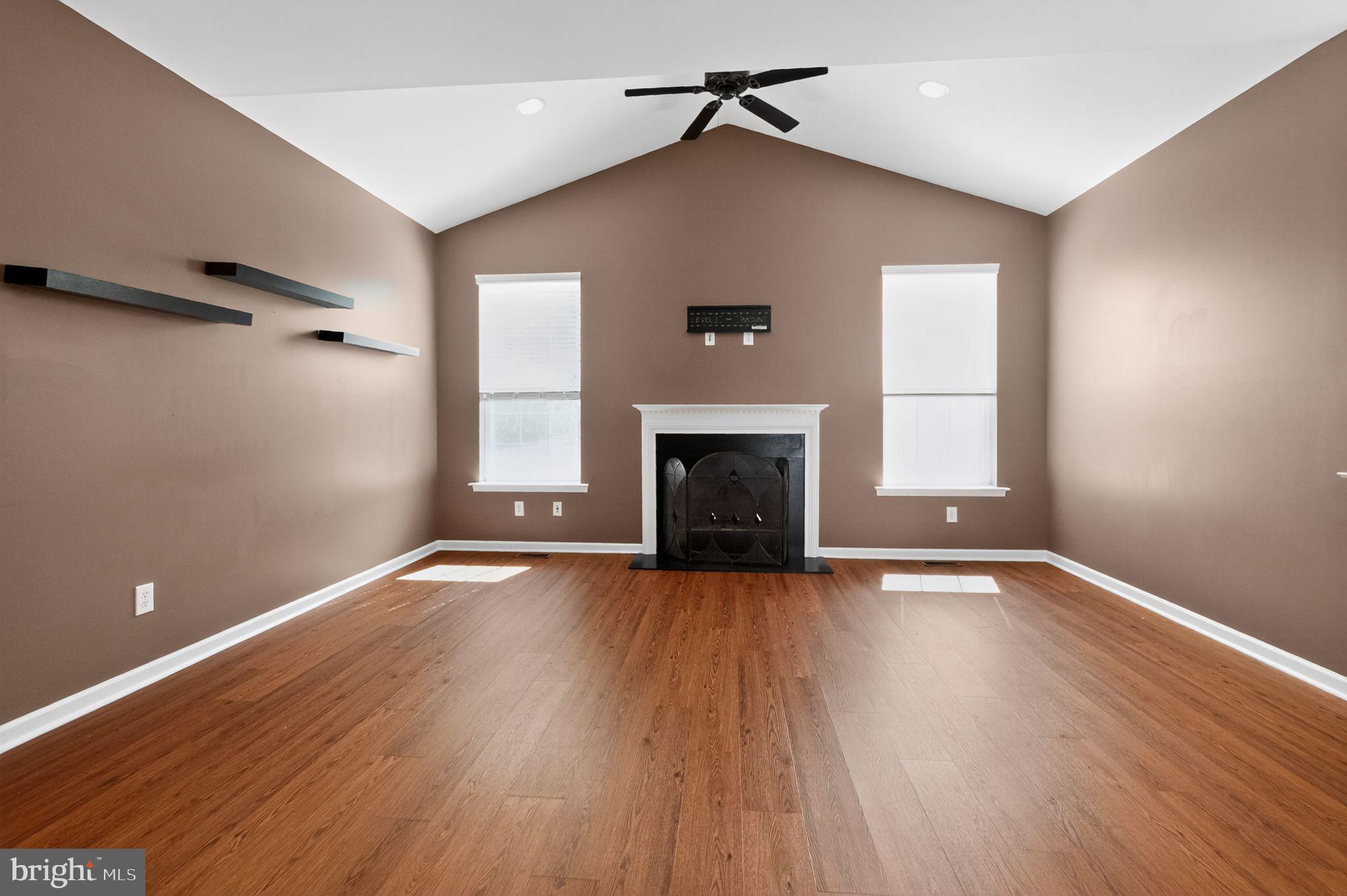 1105 AUTUMNVIEW LANE