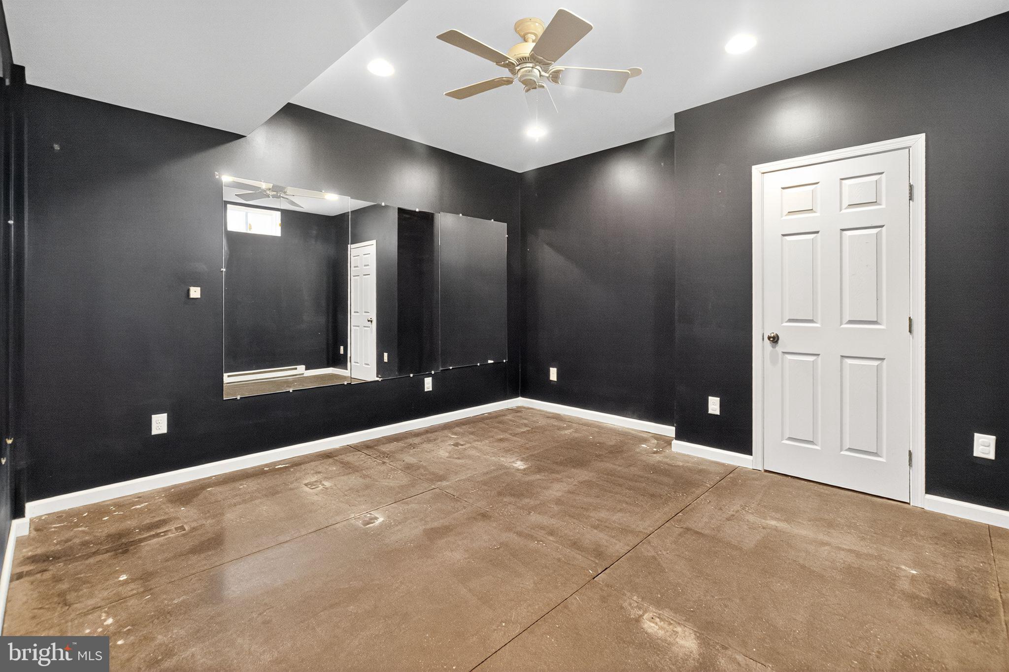 1105 AUTUMNVIEW LANE