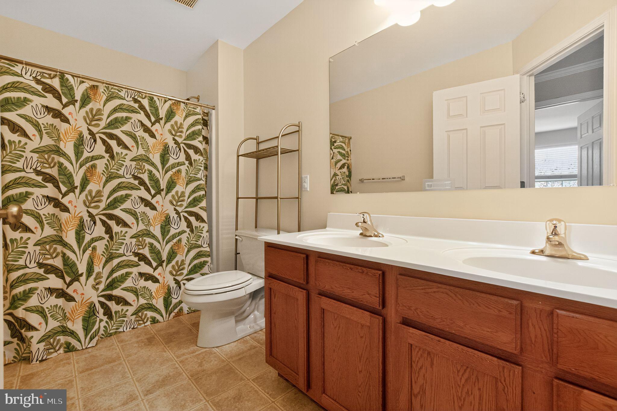 1105 AUTUMNVIEW LANE