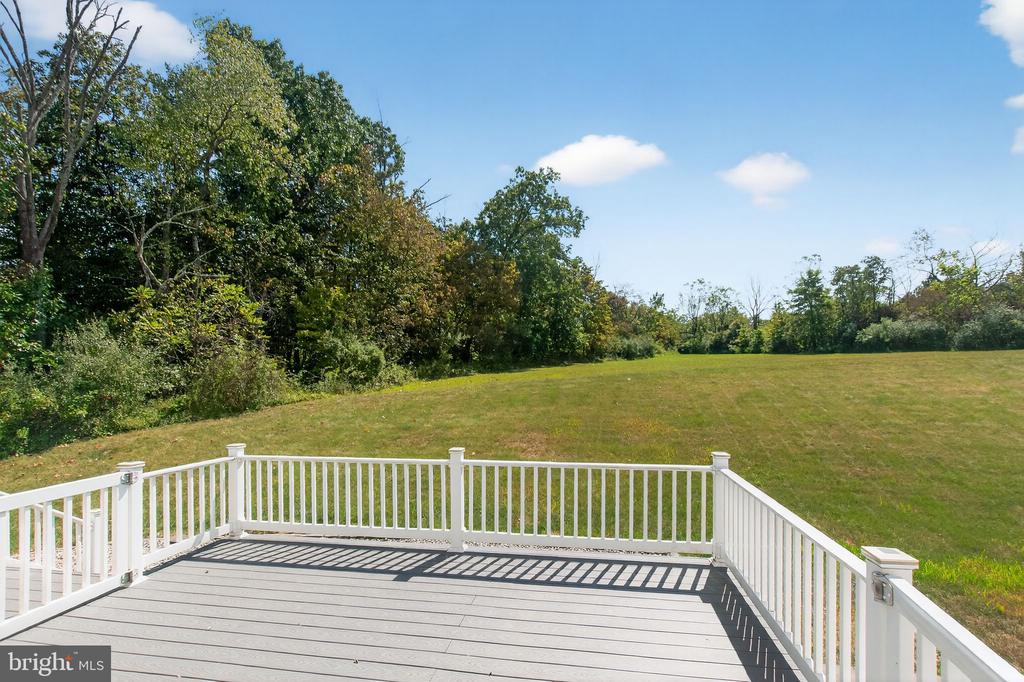 1105 AUTUMNVIEW LANE
