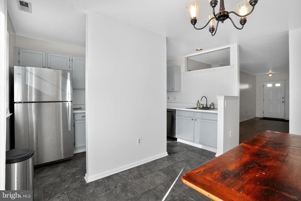 1511 ROSEWOOD COURT