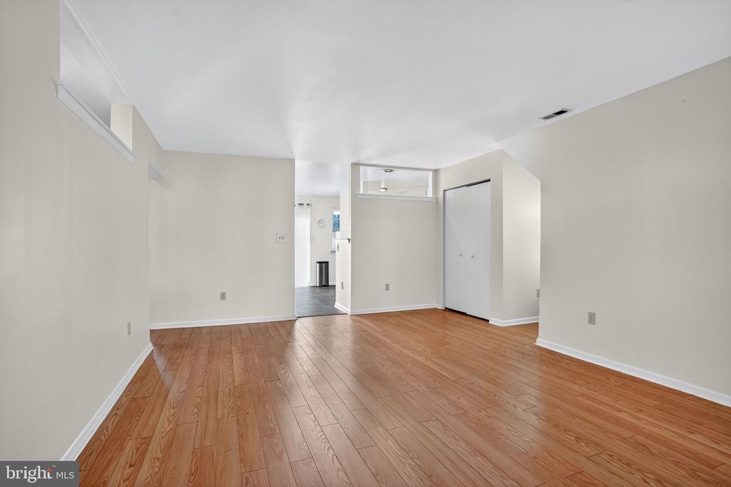 1511 ROSEWOOD COURT