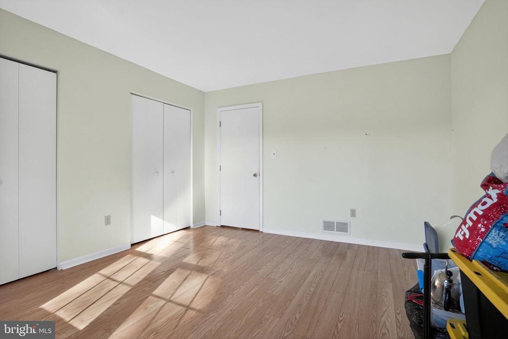 1511 ROSEWOOD COURT