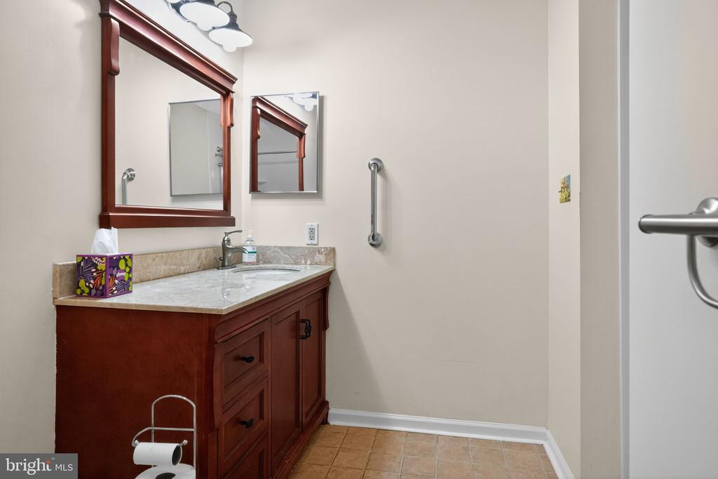 1511 ROSEWOOD COURT