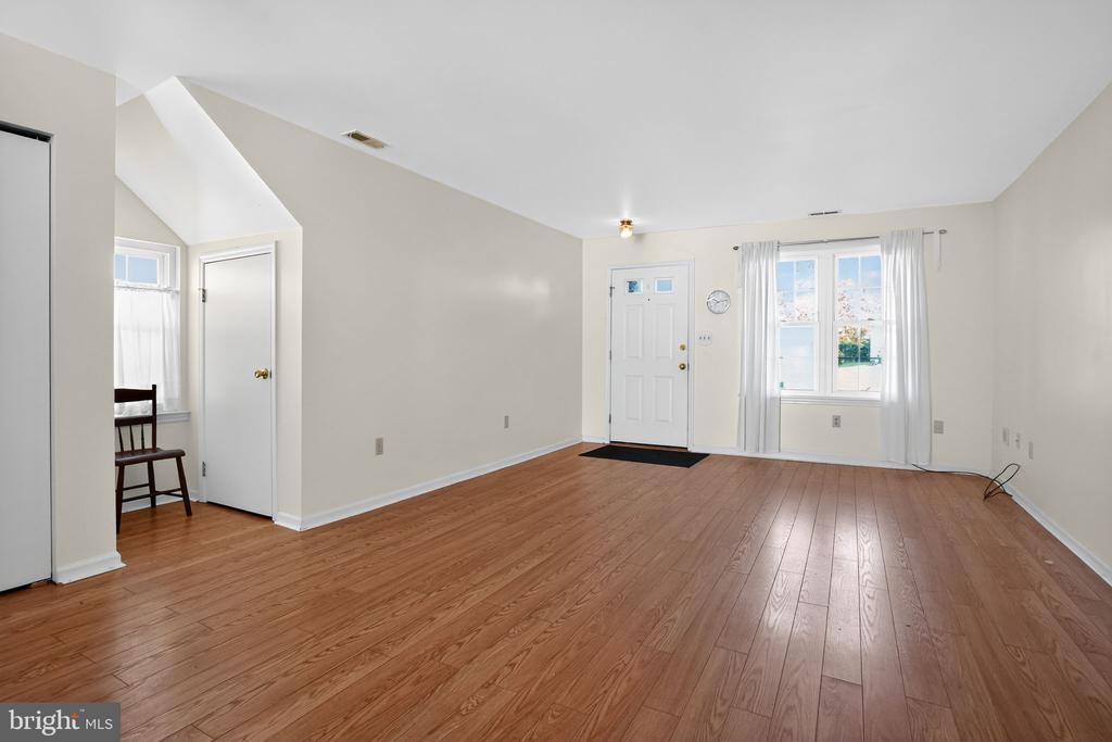 1511 ROSEWOOD COURT