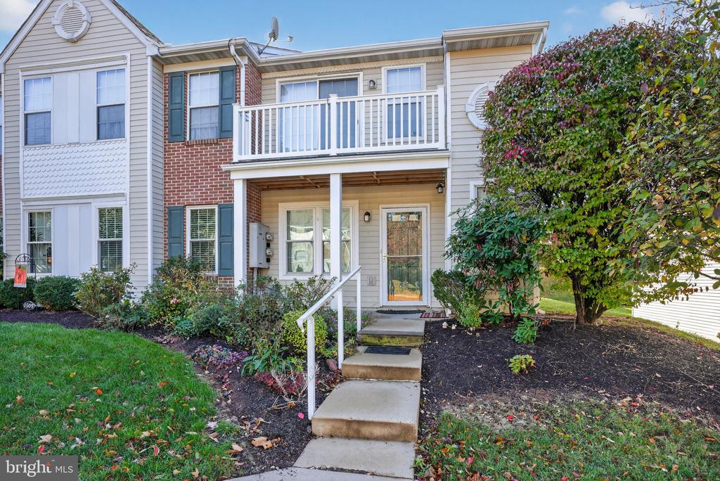 1511 ROSEWOOD COURT