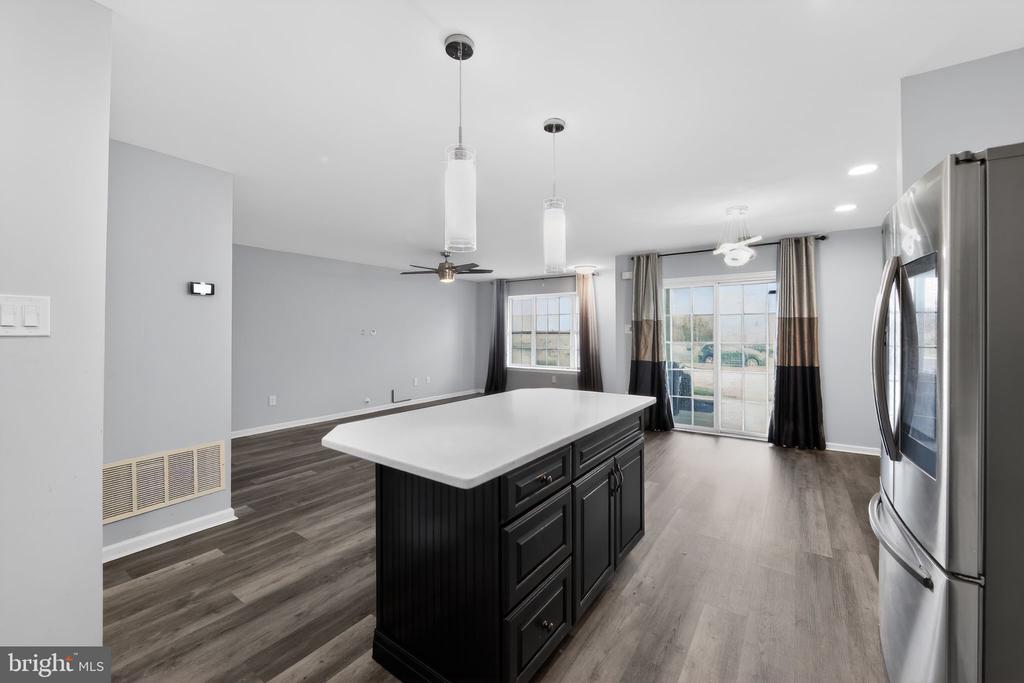 5506 DRAWBRIDGE COURT
