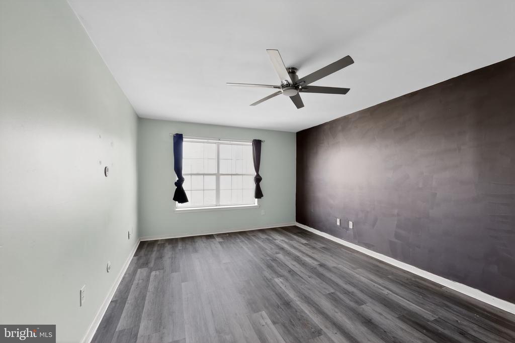 5506 DRAWBRIDGE COURT