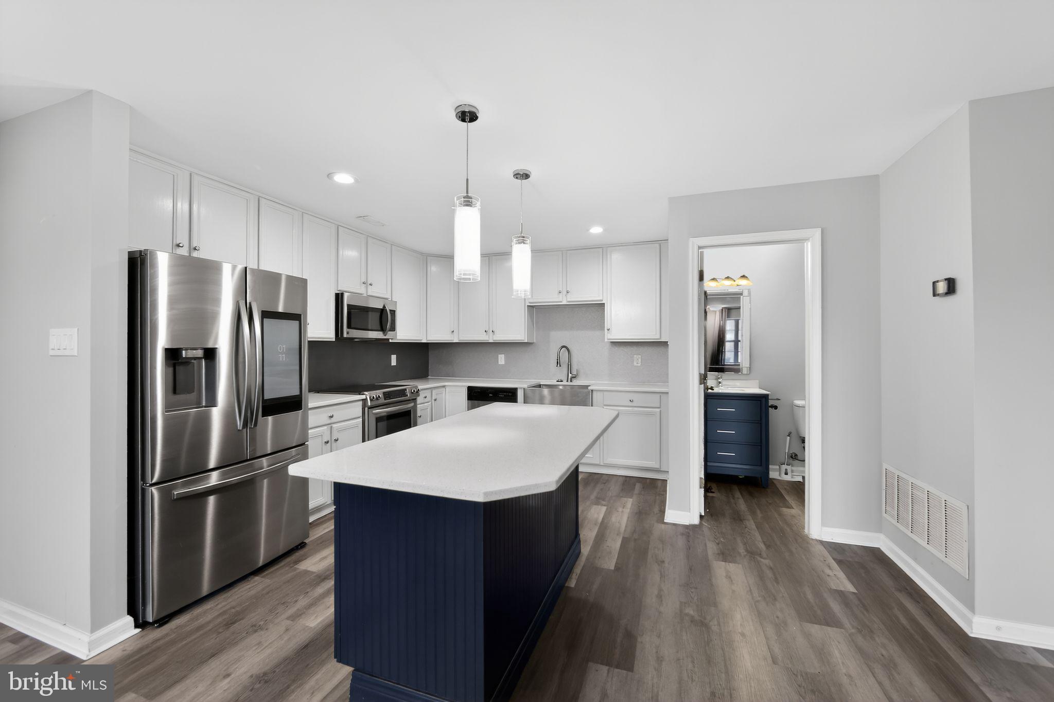 5506 DRAWBRIDGE COURT